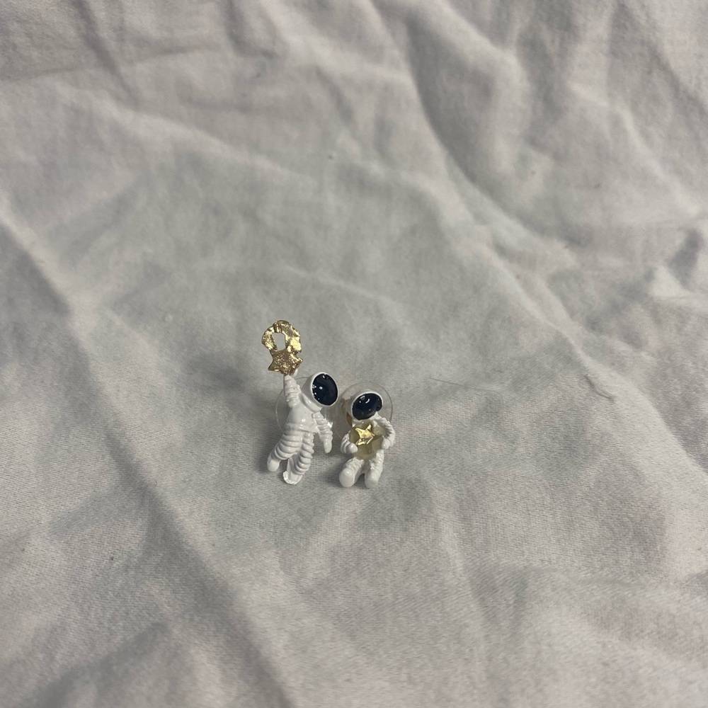 🖤Astronaut earrings🖤